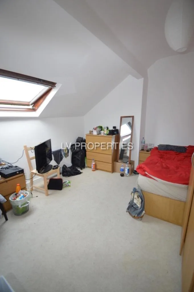 10 bedroom terraced house for rent