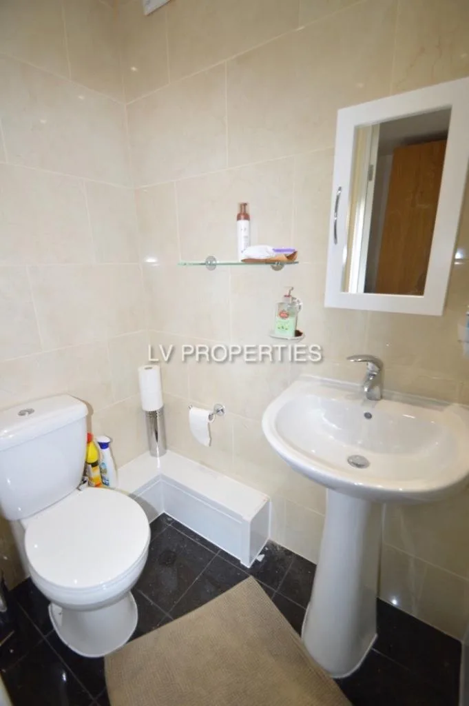 10 bedroom terraced house for rent