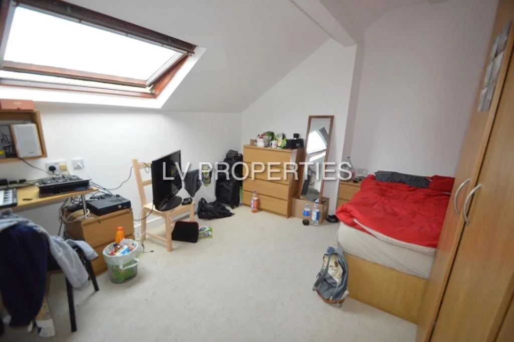 10 bedroom terraced house for rent