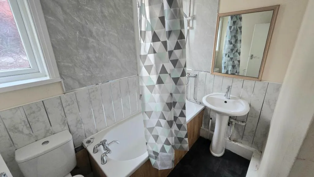5 bedroom terraced house for rent