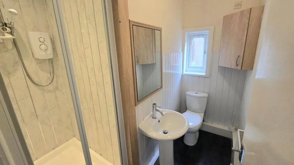 5 bedroom terraced house for rent