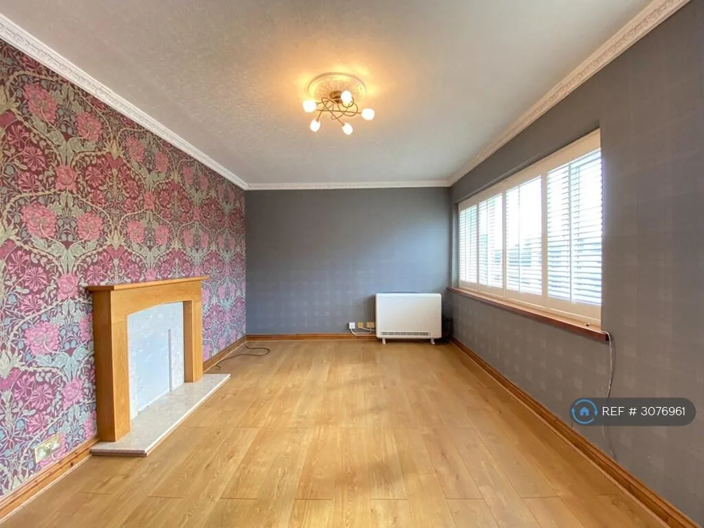 2 bedroom maisonette for rent