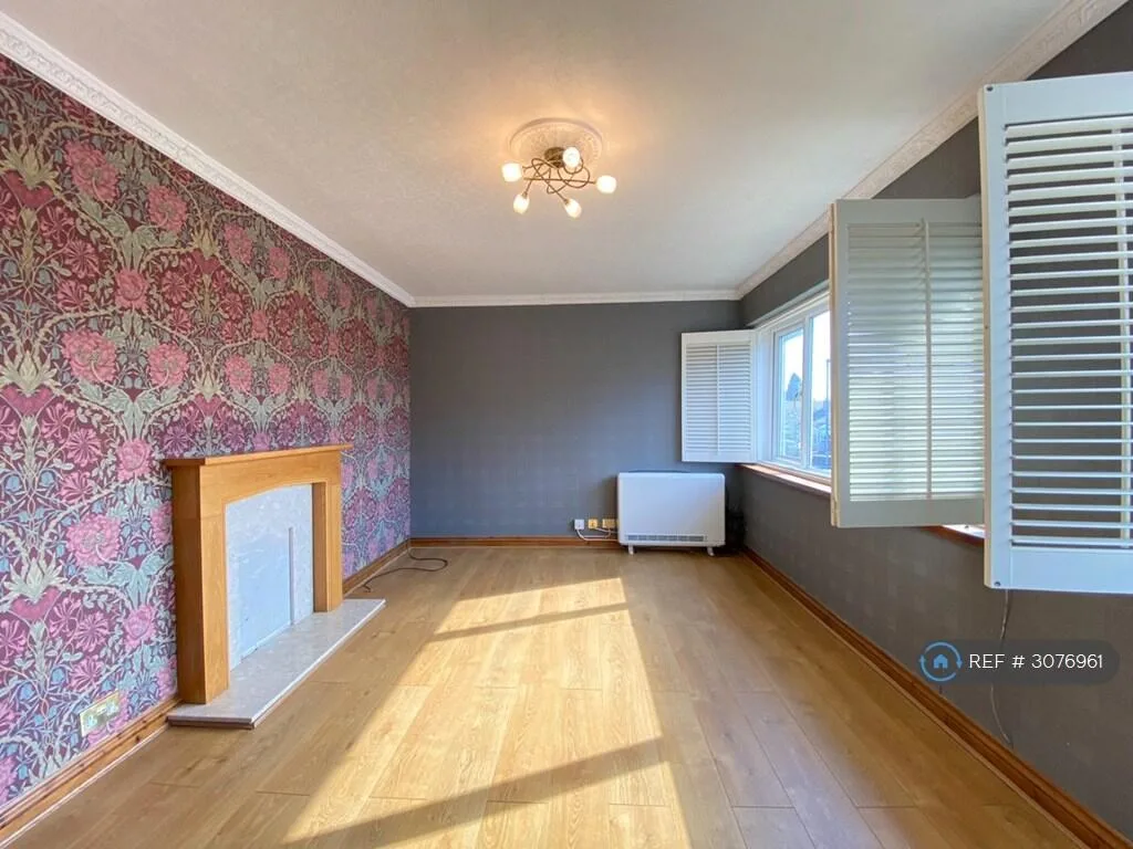 2 bedroom maisonette for rent