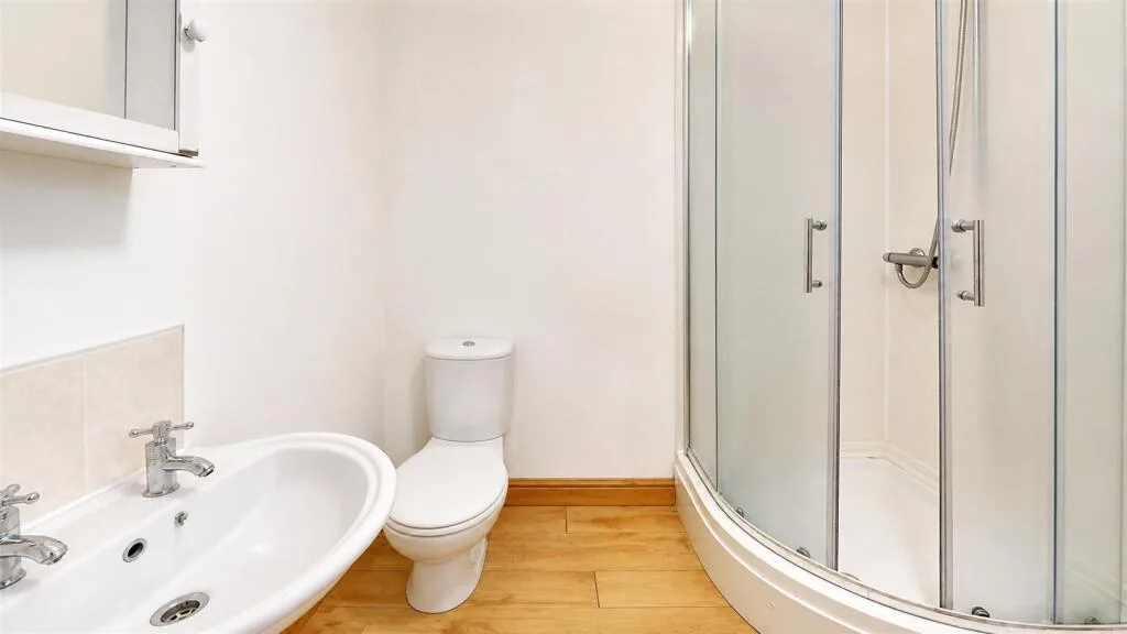 6 bedroom house for rent