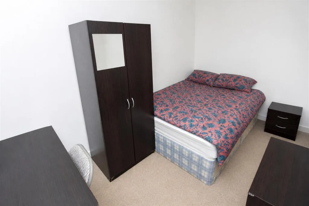 6 bedroom house for rent