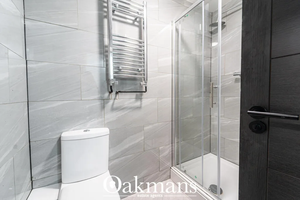 6 bedroom end of terrace house for rent
