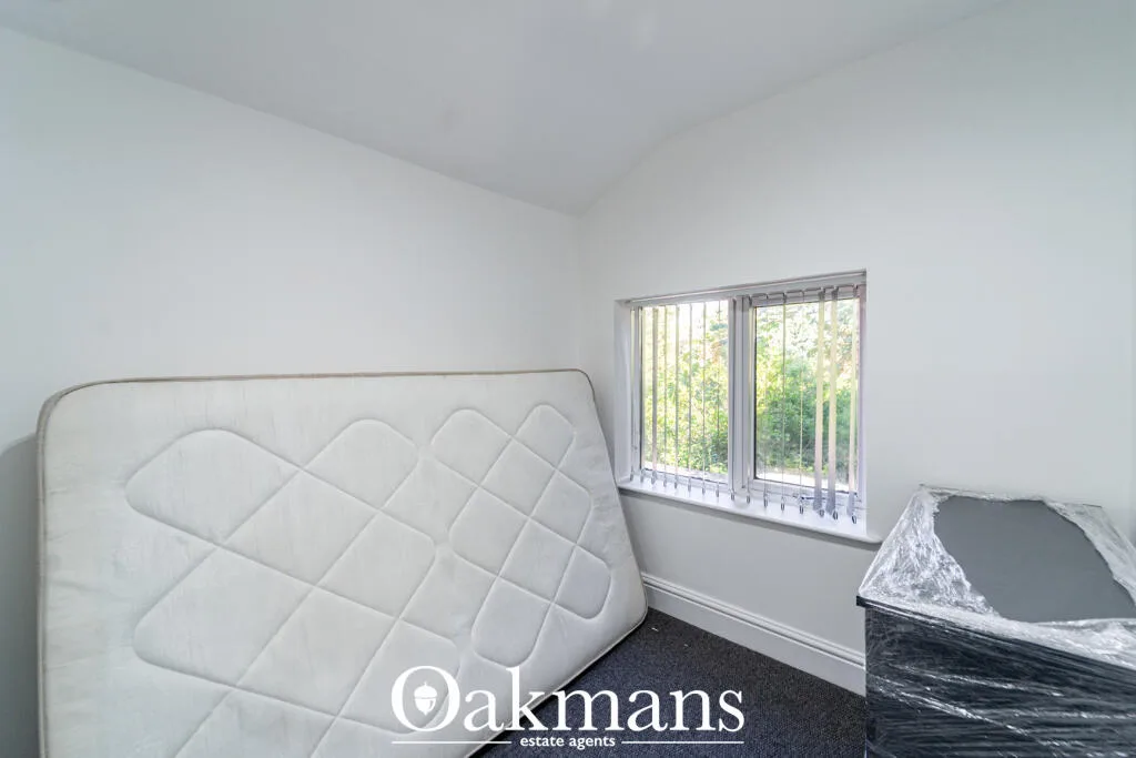 6 bedroom end of terrace house for rent