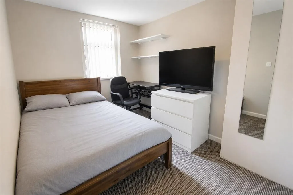 5 bedroom house for rent