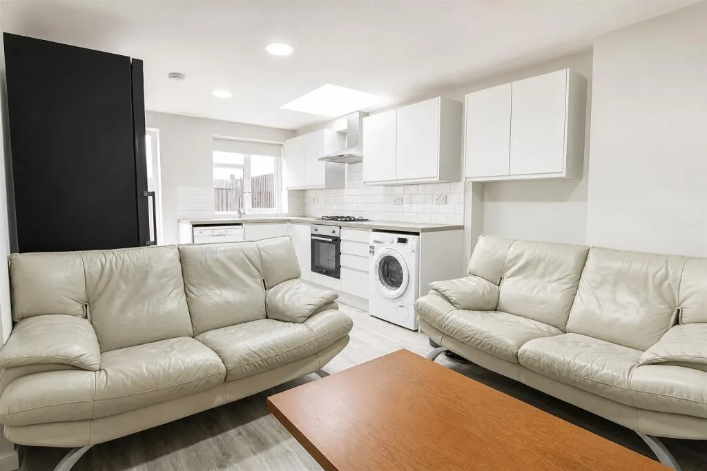5 bedroom house for rent