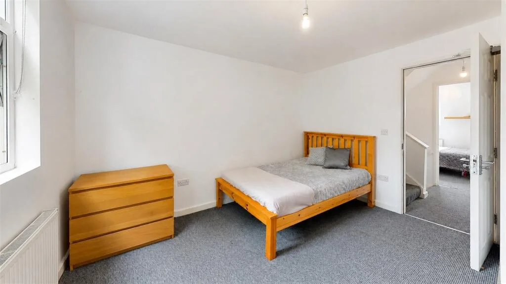 5 bedroom house for rent