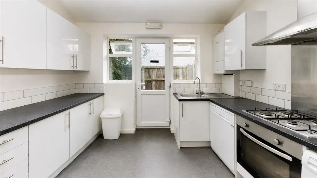 5 bedroom house for rent