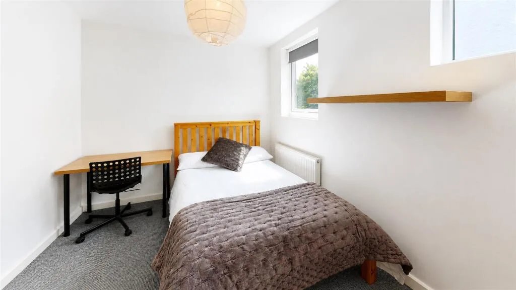5 bedroom house for rent