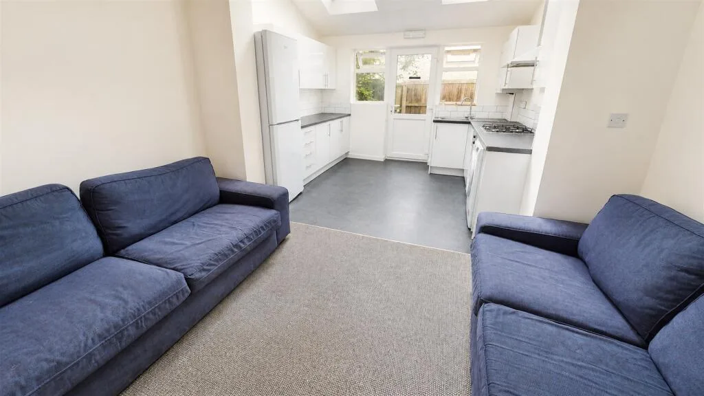 5 bedroom house for rent