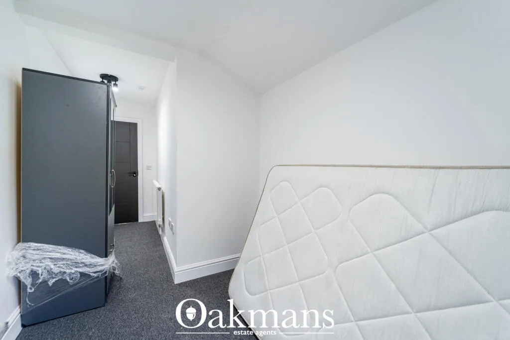 6 bedroom house for rent