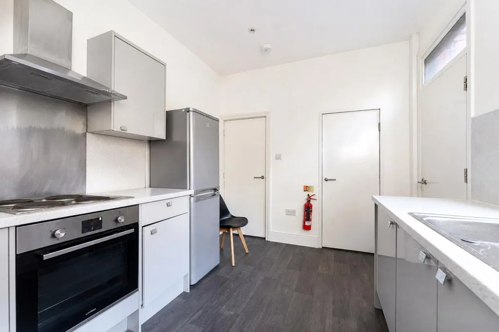 2 bedroom semi-detached house for rent