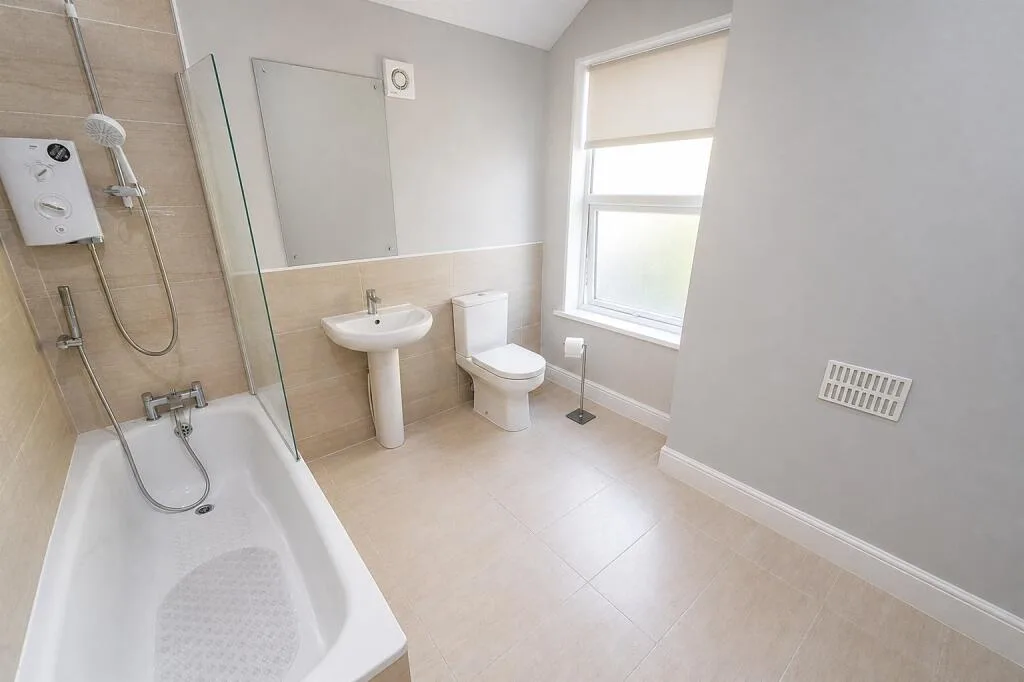 2 bedroom semi-detached house for rent