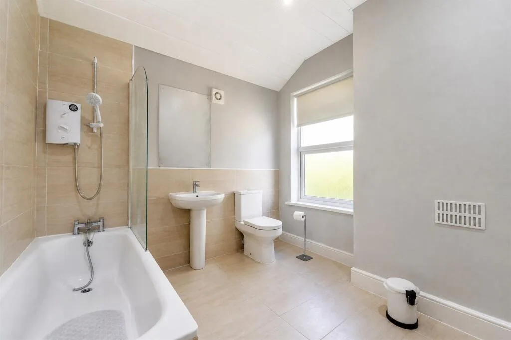 2 bedroom semi-detached house for rent