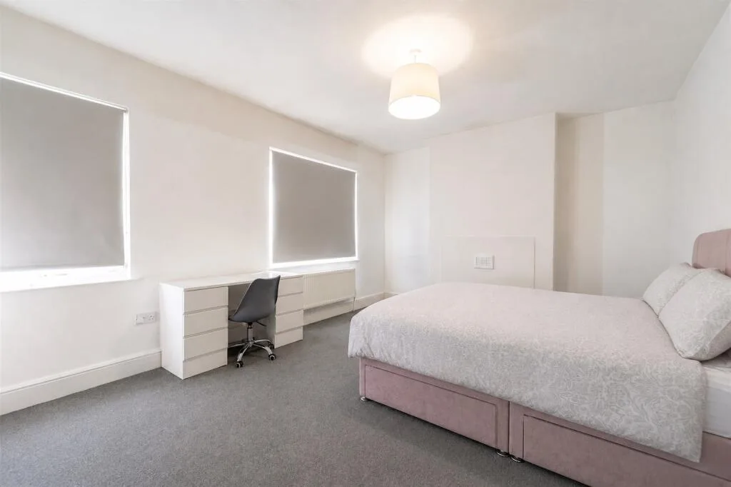2 bedroom semi-detached house for rent