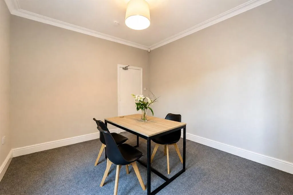2 bedroom semi-detached house for rent