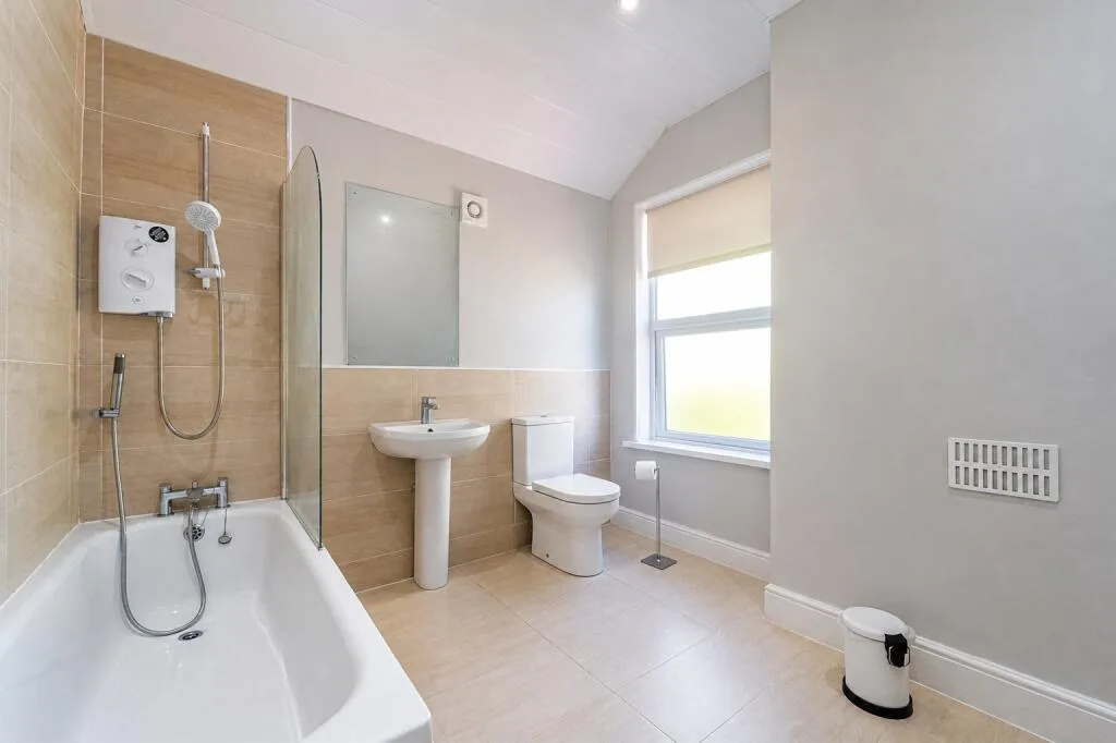 2 bedroom semi-detached house for rent
