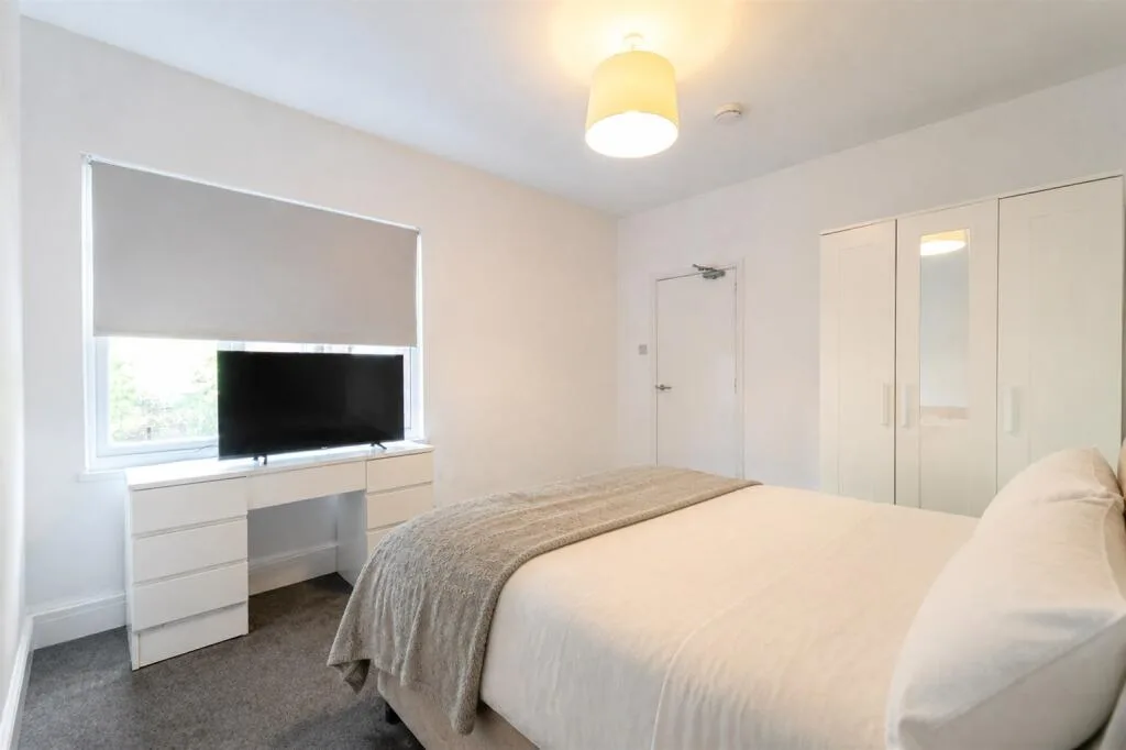 2 bedroom semi-detached house for rent