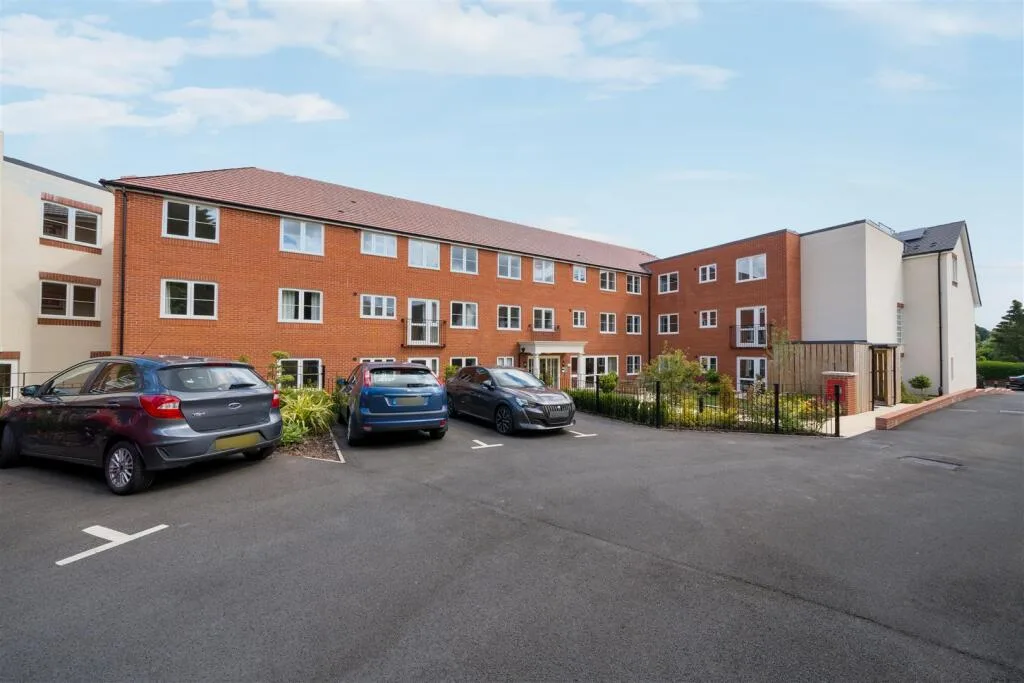 1 bedroom retirement property for rent