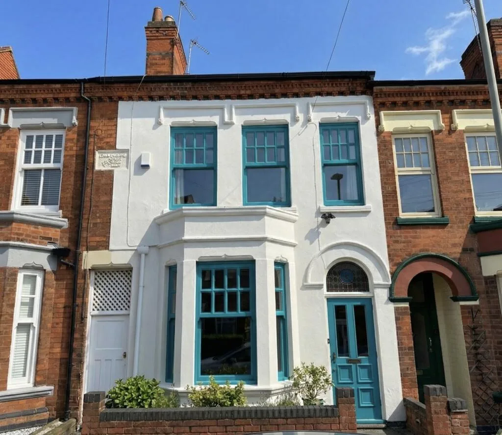 5 bedroom terraced house for rent