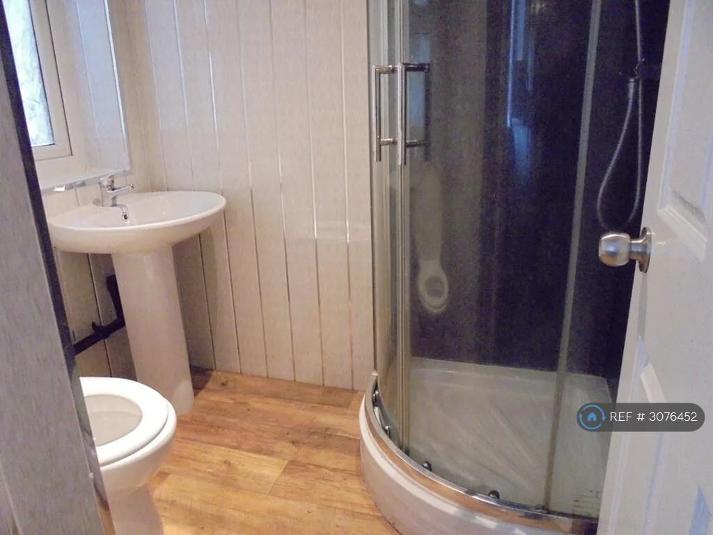 9 bedroom terraced house for rent