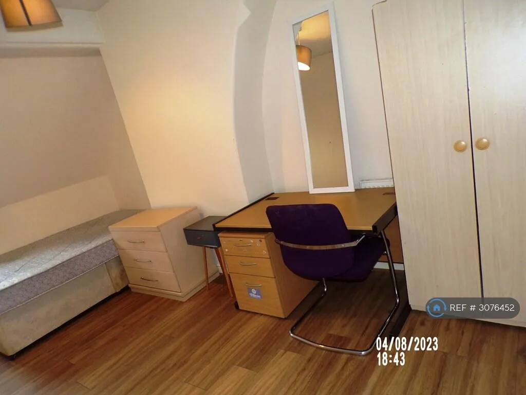 9 bedroom terraced house for rent