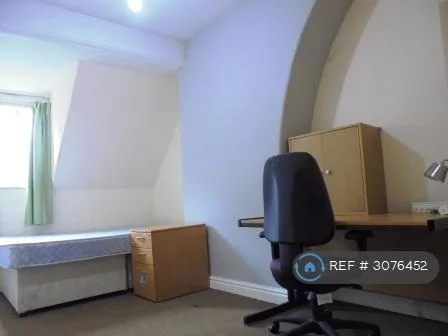 9 bedroom terraced house for rent
