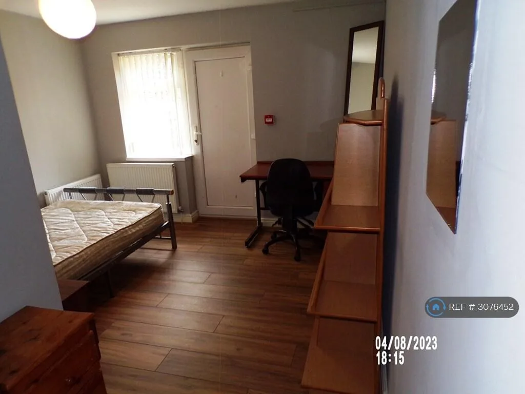 9 bedroom terraced house for rent