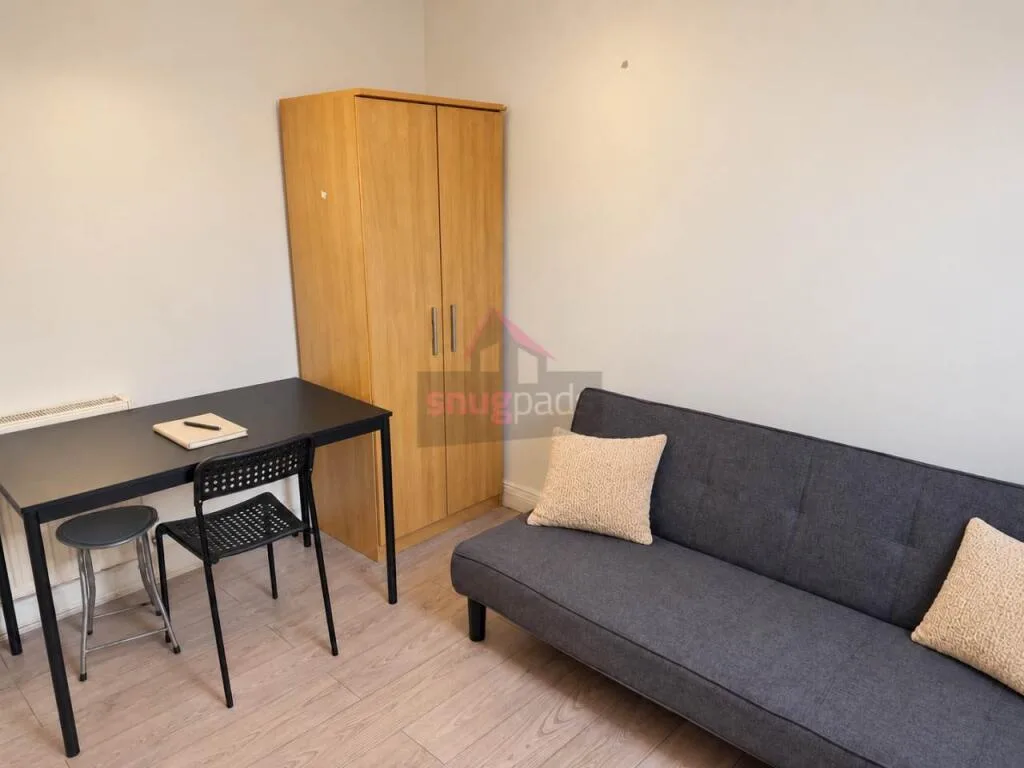 Studio flat for rent