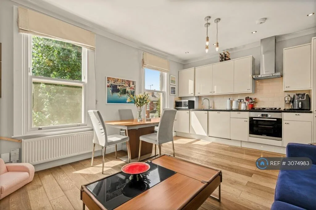 3 bedroom flat for rent