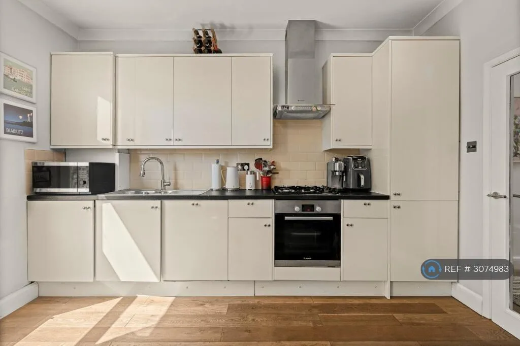 3 bedroom flat for rent