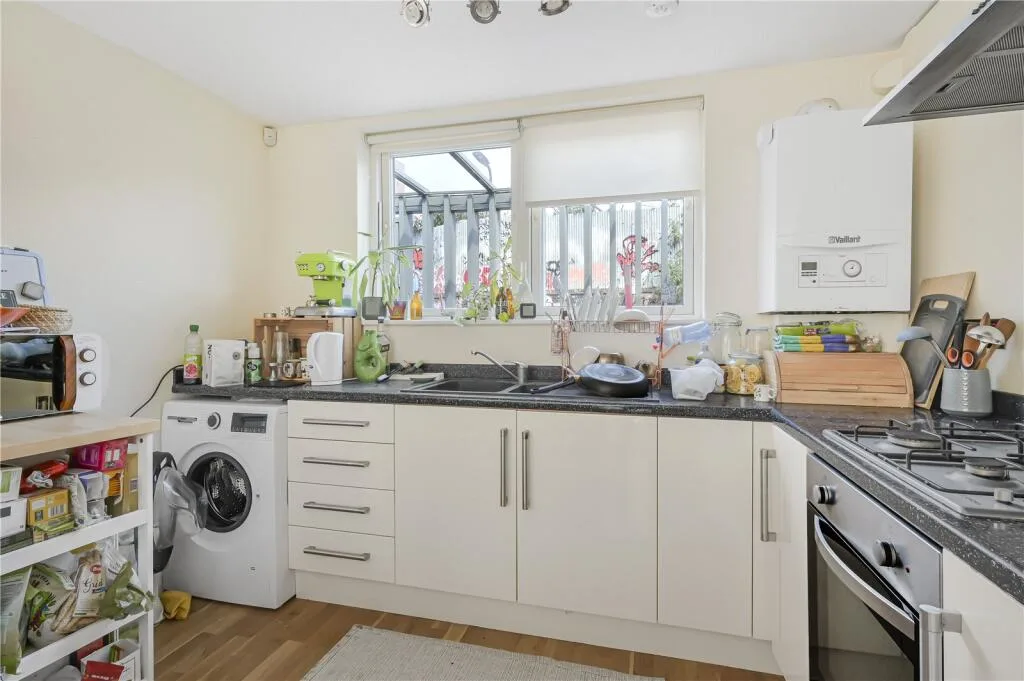 2 bedroom detached house for rent
