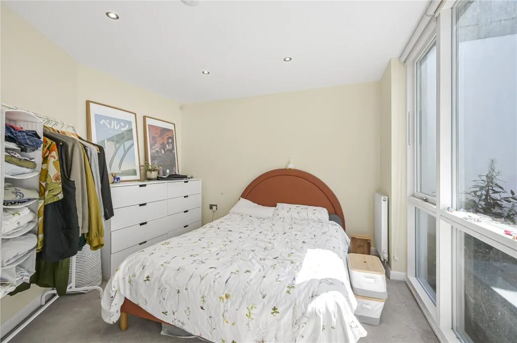 2 bedroom detached house for rent