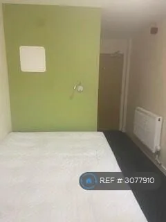 6 bedroom flat for rent