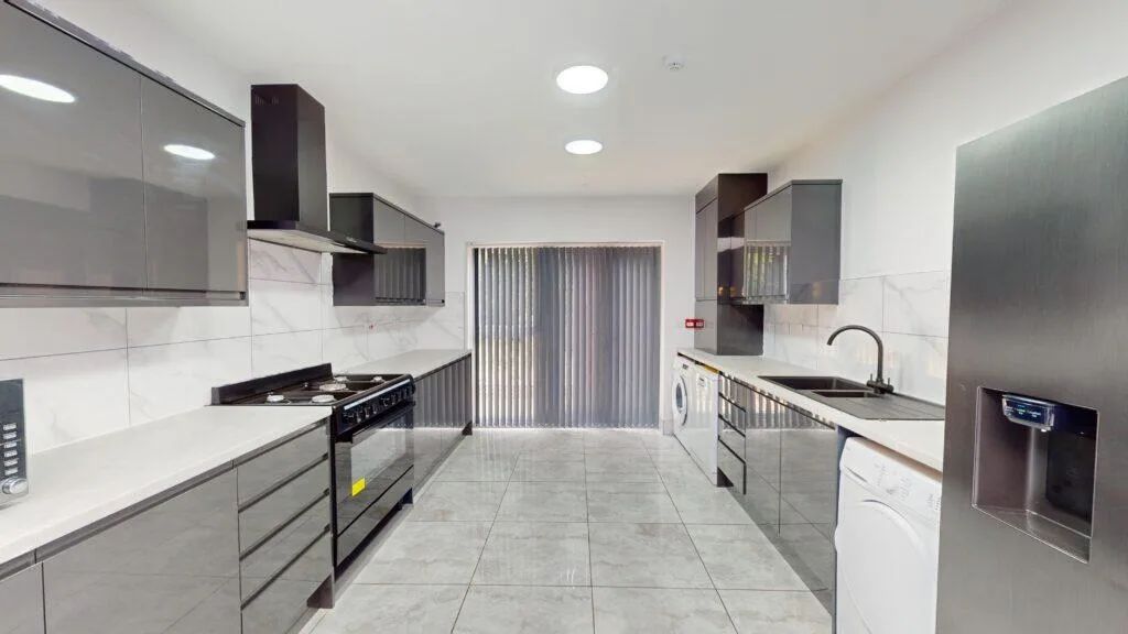 5 bedroom house for rent