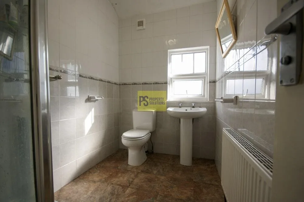 5 bedroom terraced house for rent