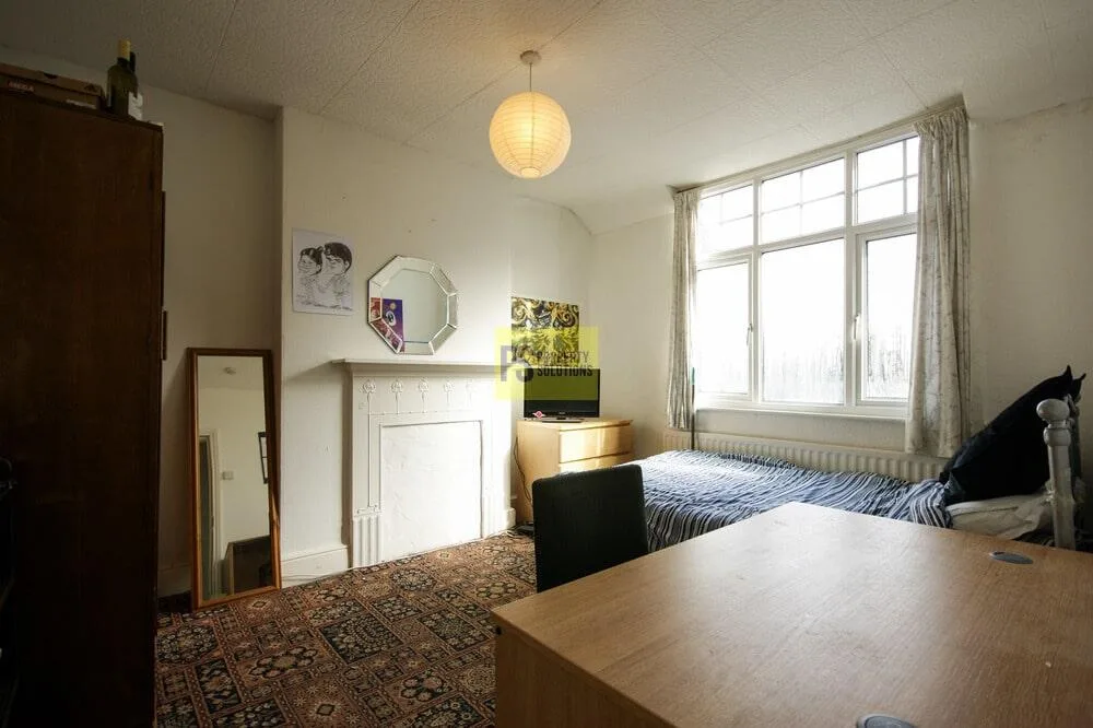 5 bedroom terraced house for rent