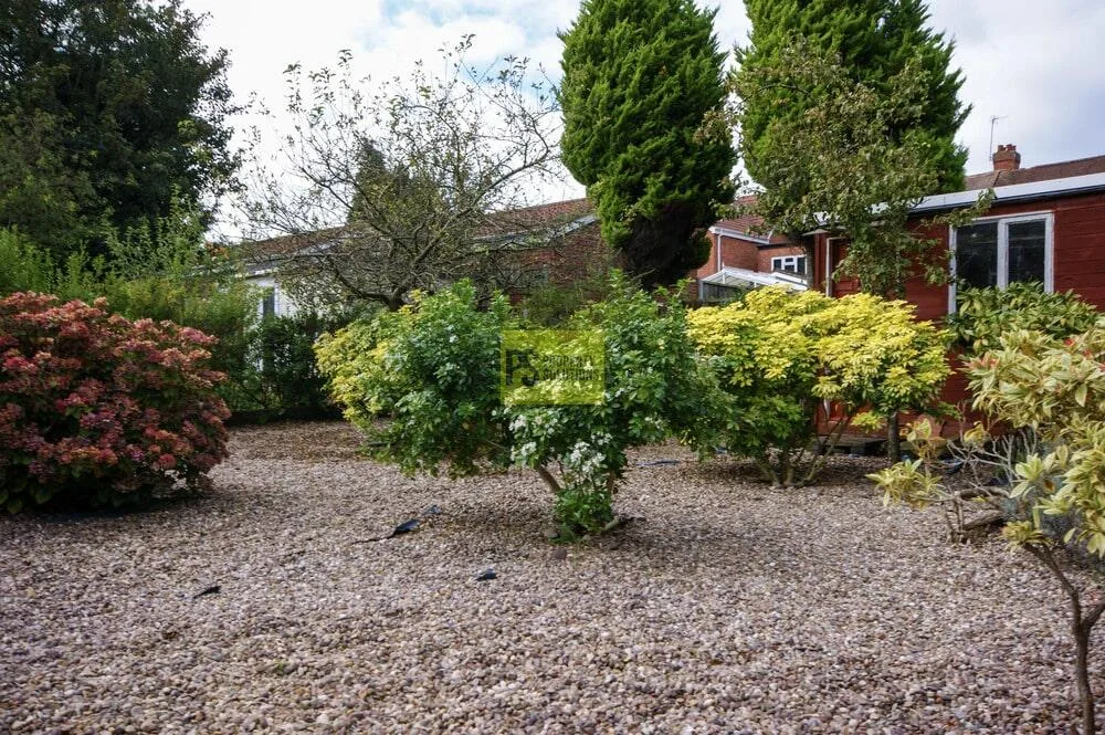 5 bedroom terraced house for rent