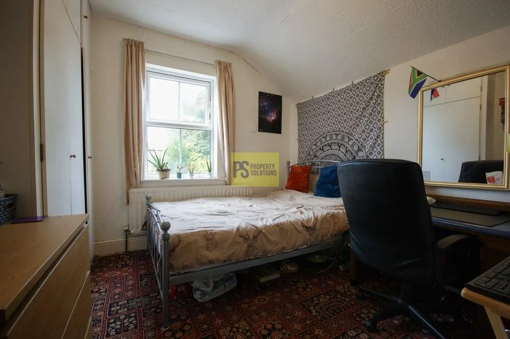 5 bedroom terraced house for rent