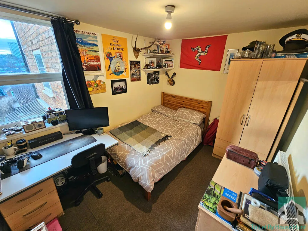 9 bedroom terraced house for rent