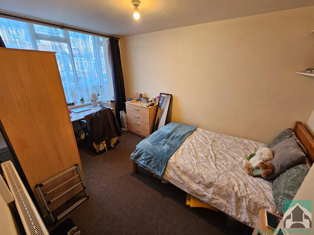 9 bedroom terraced house for rent