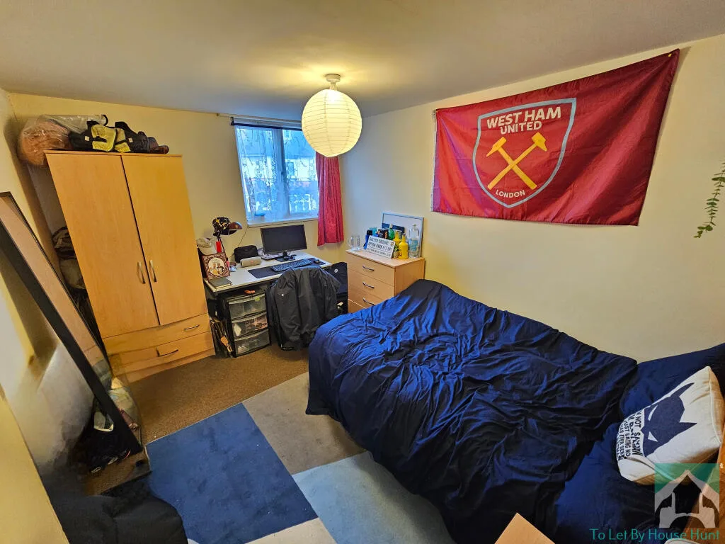 9 bedroom terraced house for rent