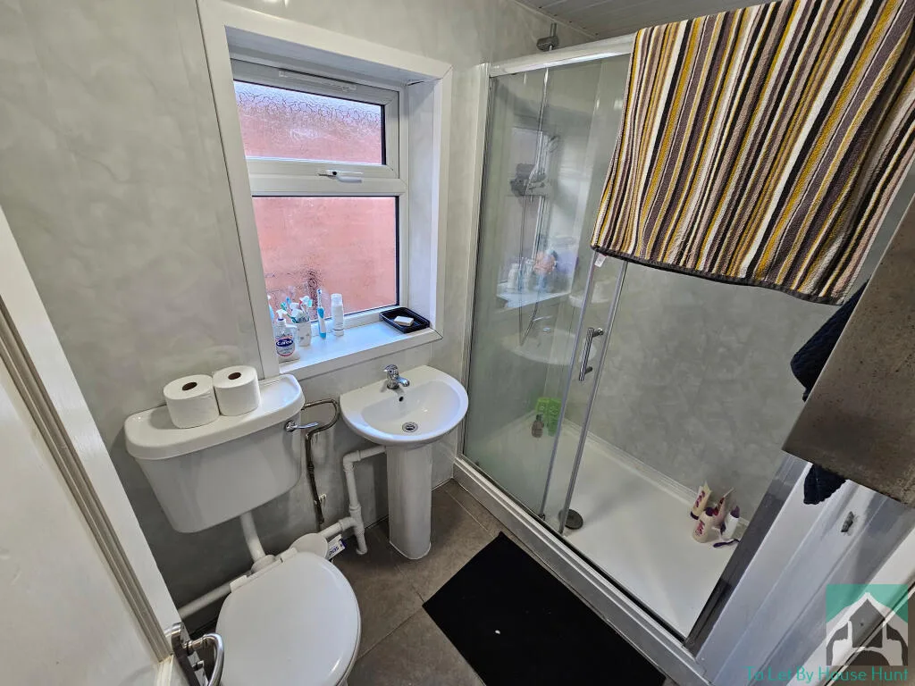 9 bedroom terraced house for rent