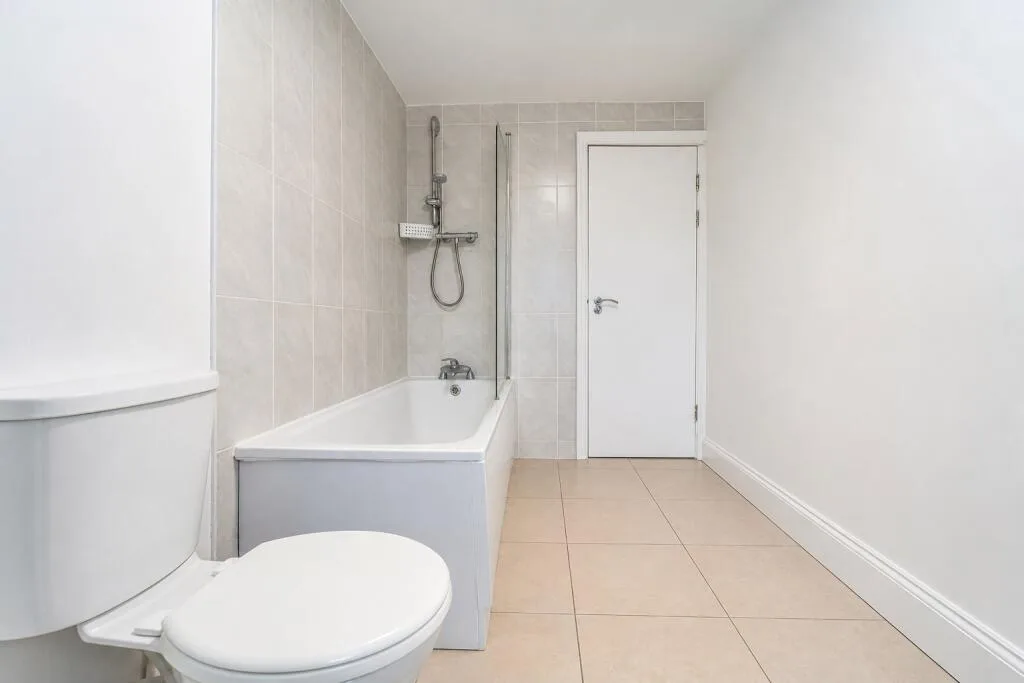 5 bedroom terraced house for rent