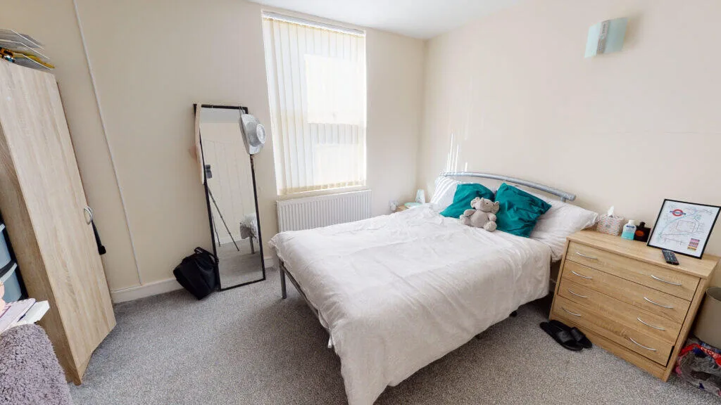 6 bedroom house for rent