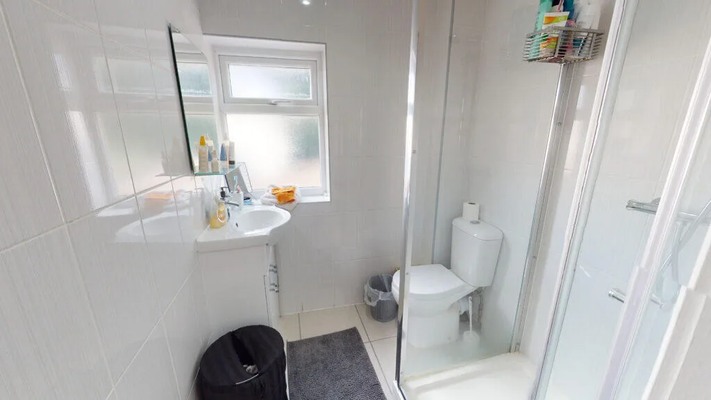 6 bedroom house for rent