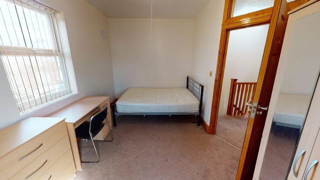 5 bedroom flat for rent